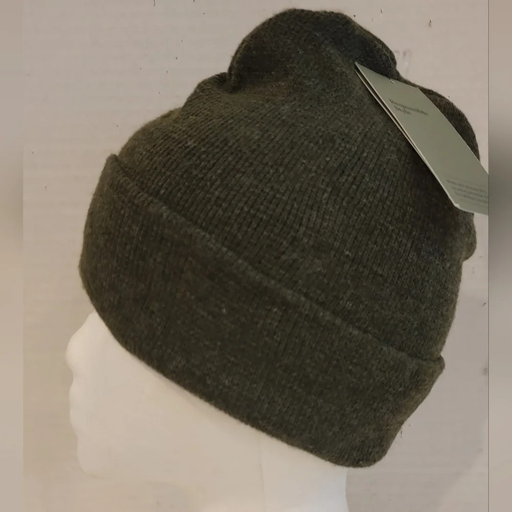NWT - GOODFELLOW & CO. DARK GREEN BEANIE- ONE SIZE